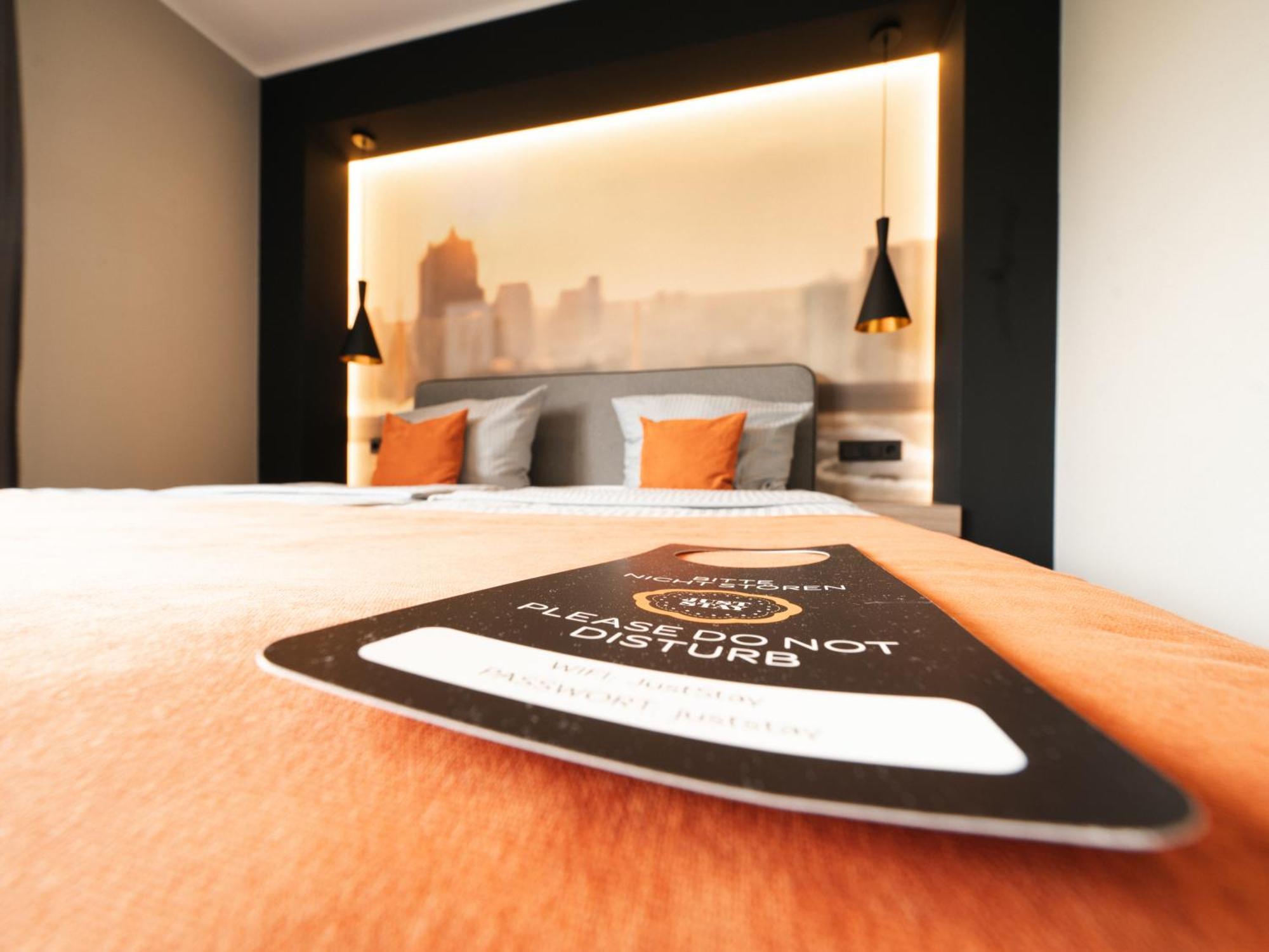 JustStay Hotel Ratingen Buitenkant foto